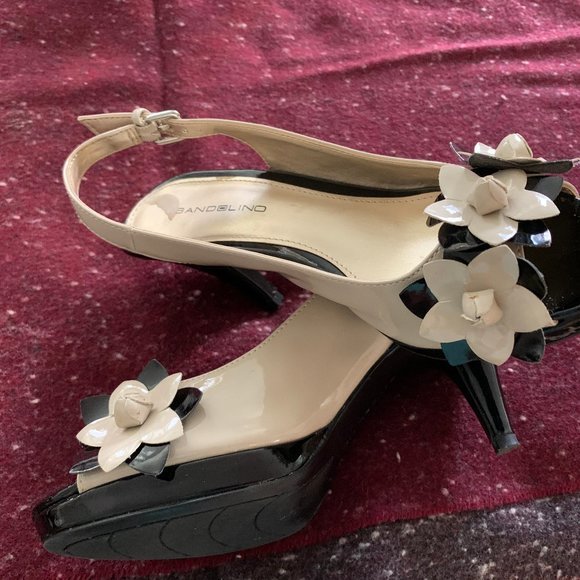 Bandolino Shoes - Bandolino Black Tan Flower Shoes